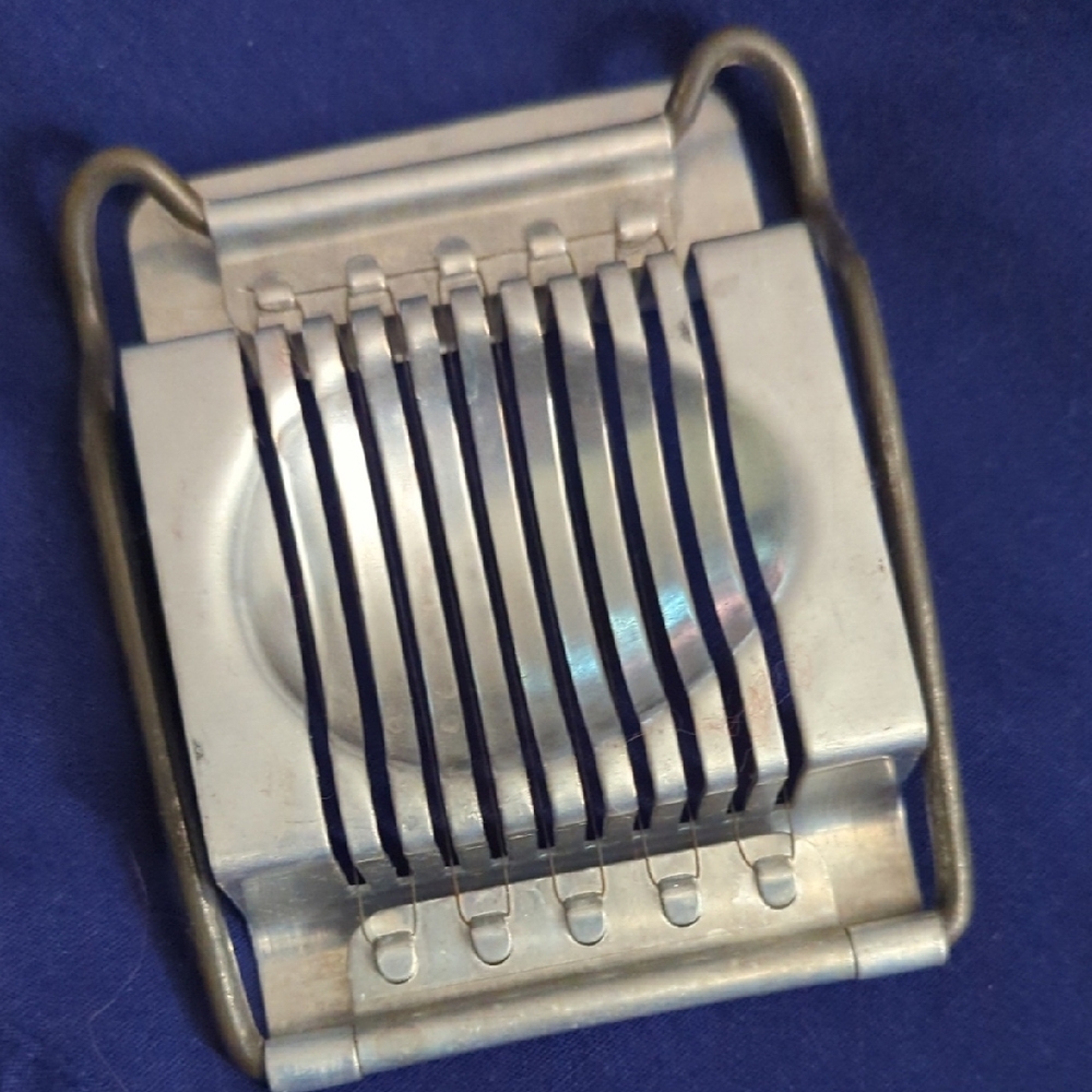 Metal Egg Slicer